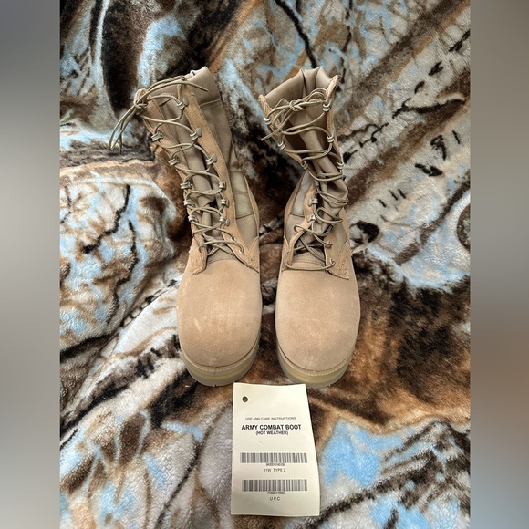 New. McRae Hot Weather Leather Boots. 11 W. Vibram Soles. Manufactured in USA. - Picture 11 of 16